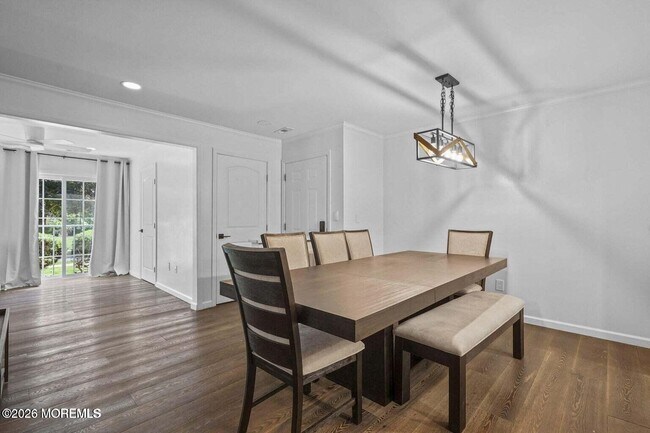 Building Photo - 701 Zlotkin Cir
