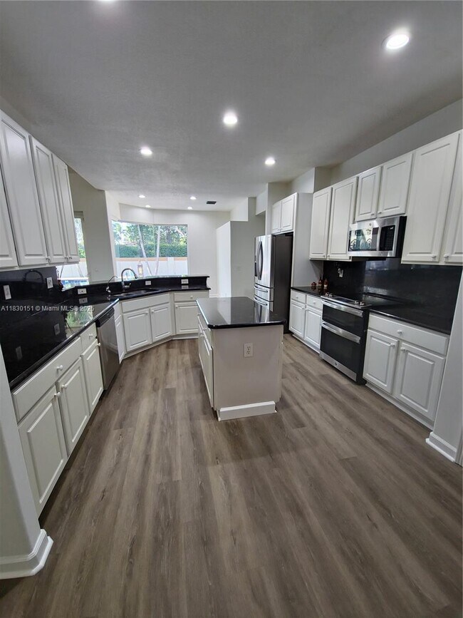 Building Photo - 7044 Brunswick Cir