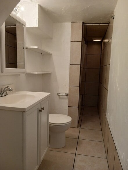 Building Photo - 2231 E Wilmott Dr