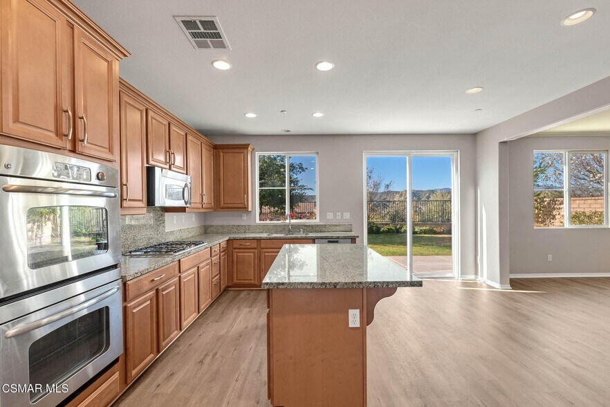 Building Photo - 22632 Dragonfly Ct