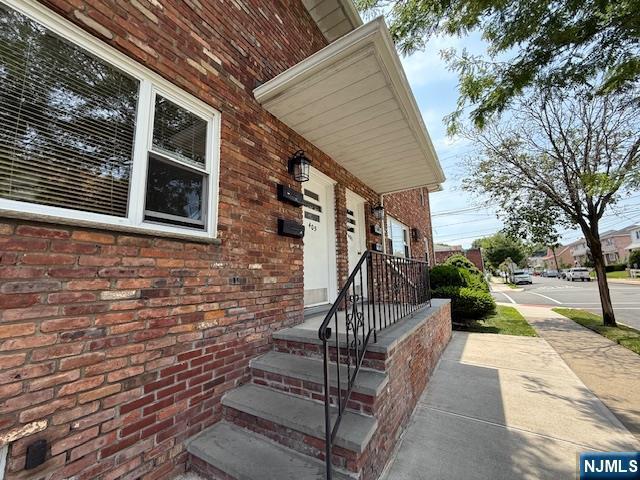 Building Photo - 405 8th St