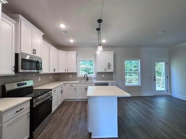 Building Photo - 4420 Whitetail Path Cove