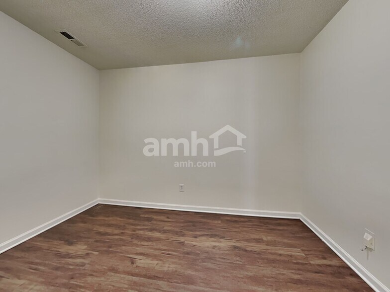 Building Photo - 4533 Hyperion Ct