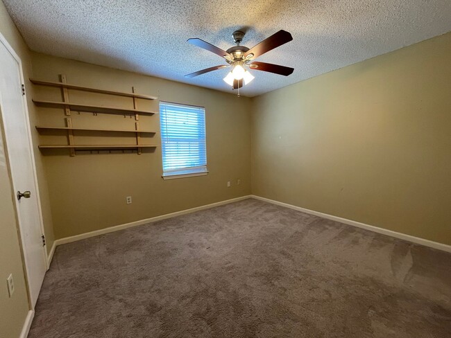 Building Photo - Condo: Jefferson Towne