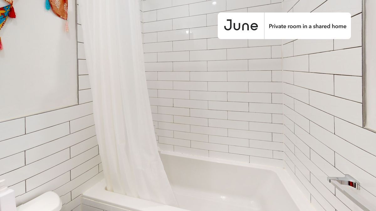 Building Photo - Room in Shared 3 bed/2 bath home in Greenpoint