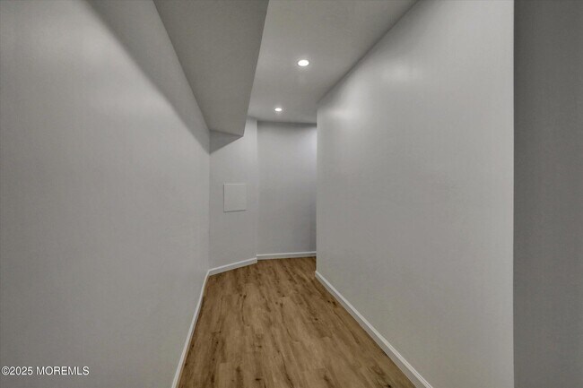 Building Photo - 221 Brighton Ave