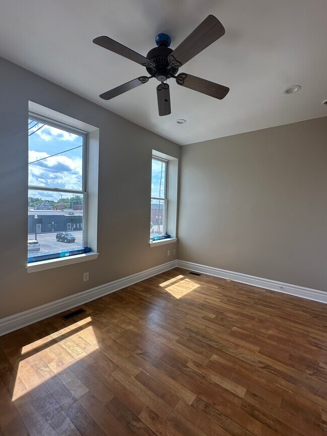 Building Photo - 115 W Maumee St