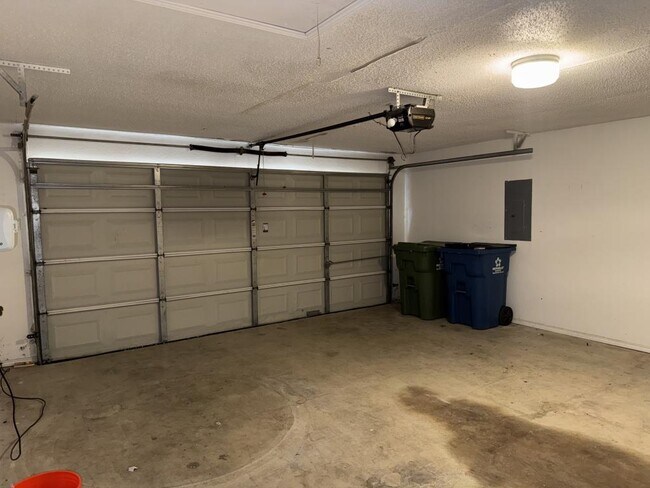Building Photo - 2029 Laney Dr