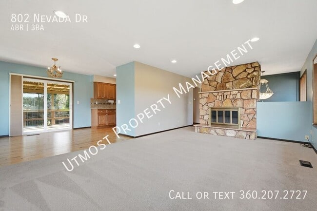 Building Photo - 802 N Nevada Dr