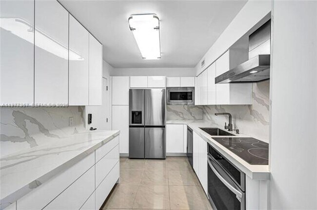 Building Photo - 6770 Indian Creek Dr