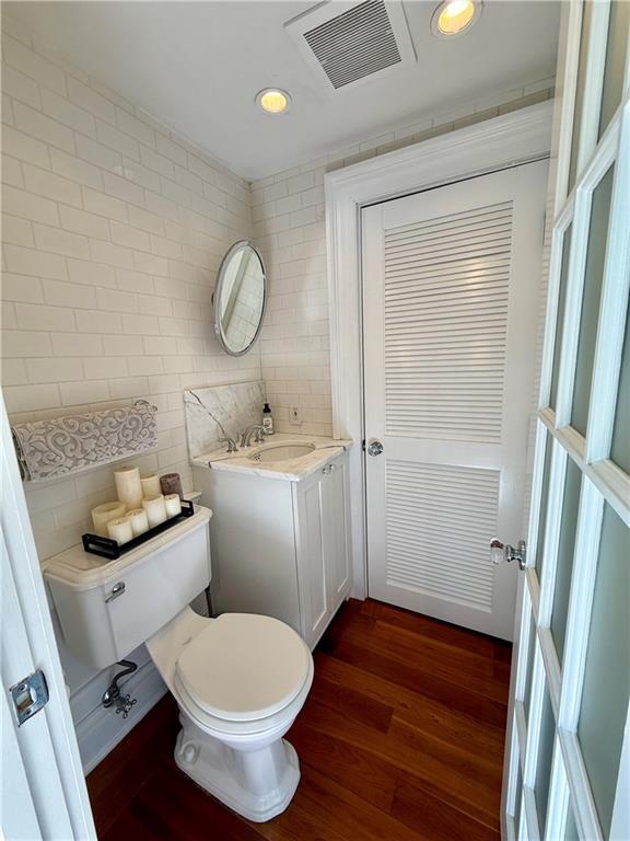 Building Photo - 367 Benefit St