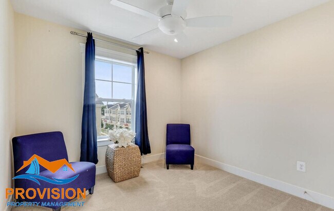 Building Photo - 7802 Five Oaks Ct