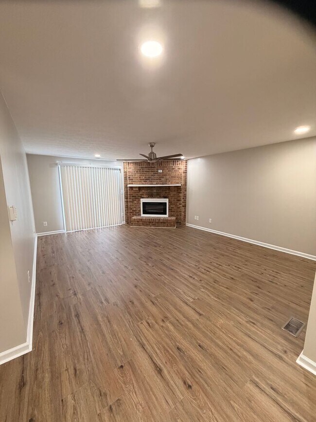 Building Photo - Rosehaven1325