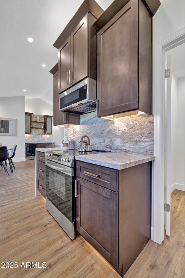 Building Photo - 1362 E Wickieup Ln