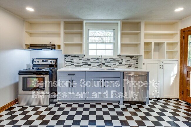 Building Photo - 3912A Burrus St