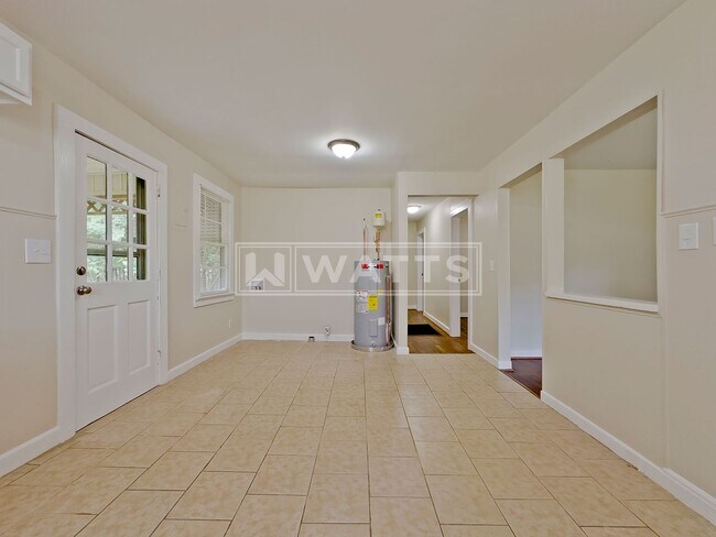 Building Photo - 3-Bedroom, 1-Bath Home in Forestdale