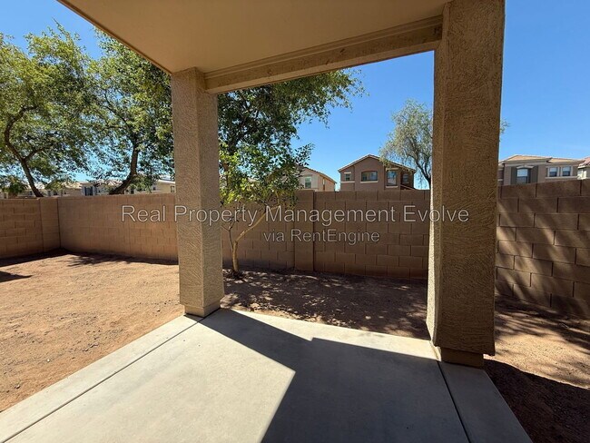 Building Photo - 9503 N 82nd Ln