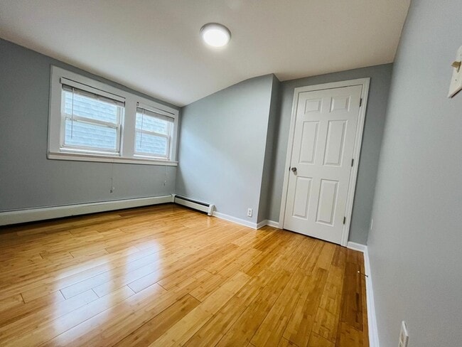 Building Photo - 98 Bergen Ave