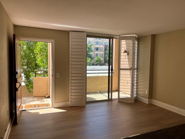 Living Room - 3927 Nobel Dr