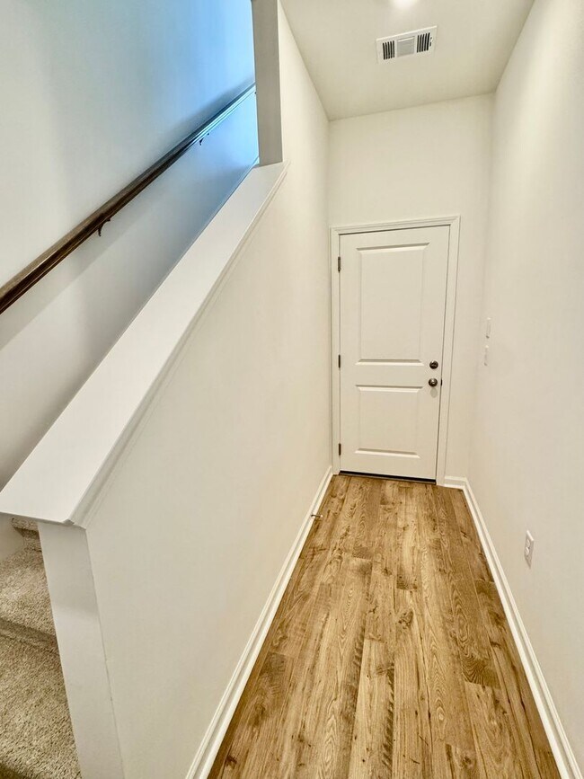Building Photo - #brandnew, #garage, #3bedsuitesw/private b...
