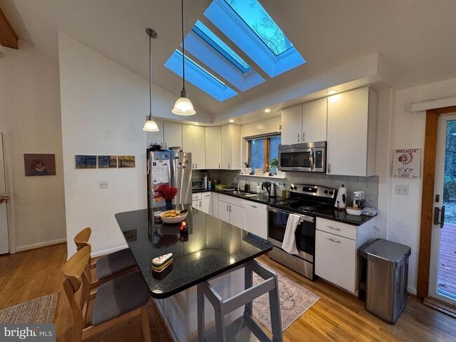 Building Photo - 6313 Walhonding Rd