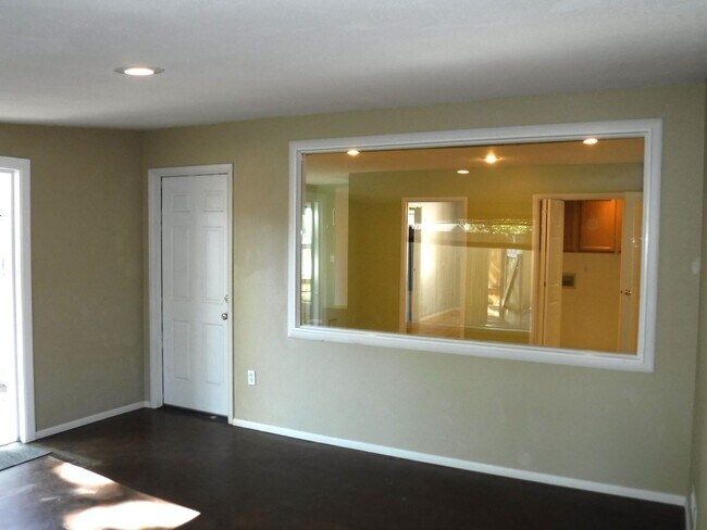 Building Photo - Beautiful Boise Bench home just off N Curtis and Northview St.