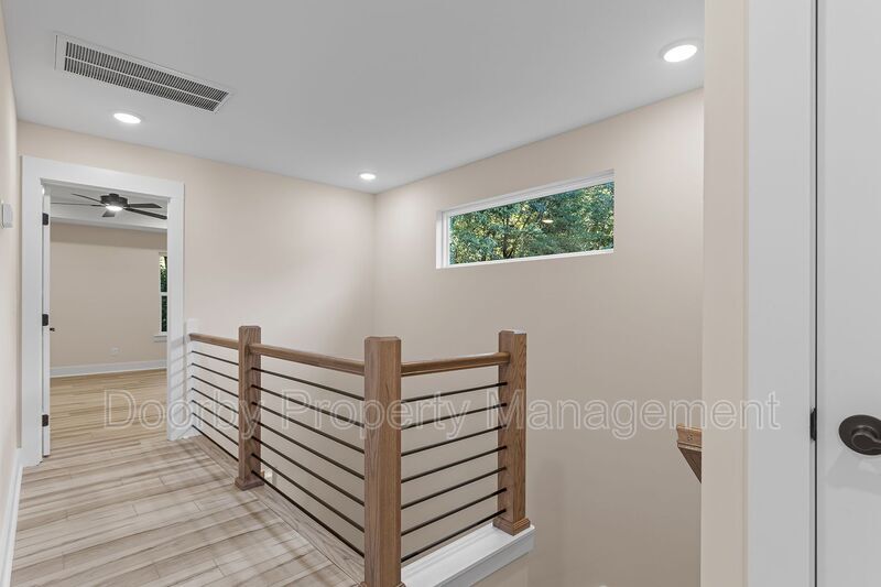 Building Photo - 432 Wayne Ave