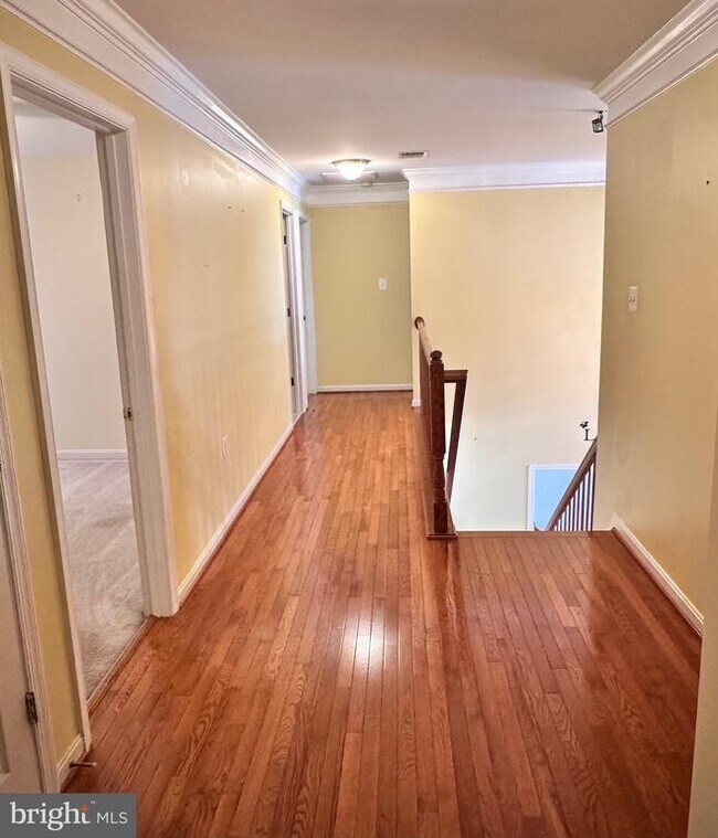Building Photo - 332 Rubens Cir