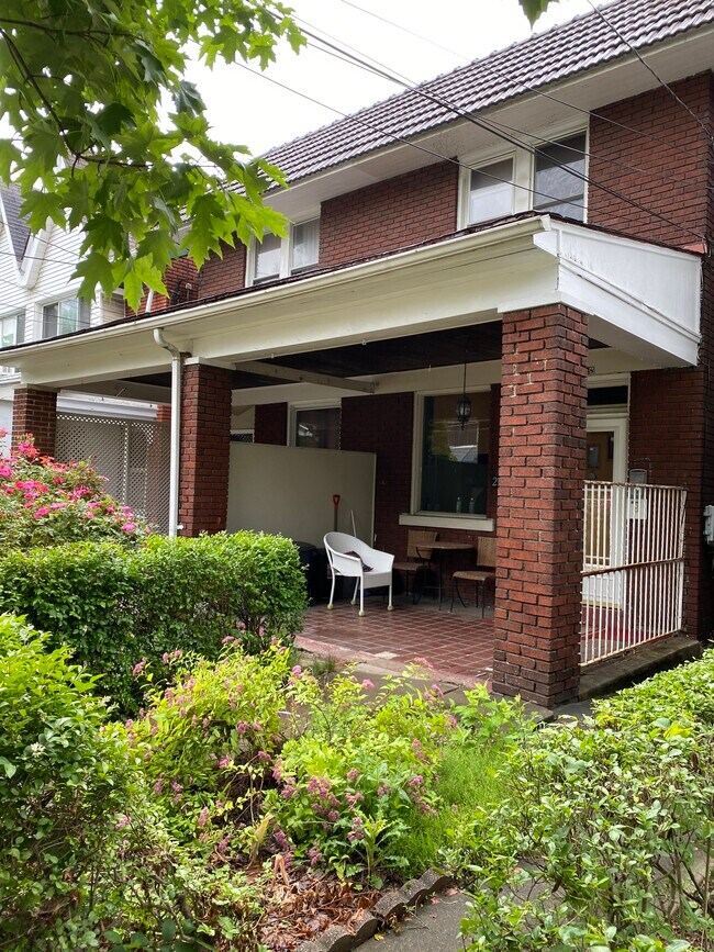 Building Photo - 2318 Eldridge St