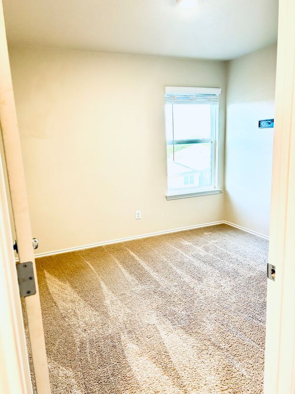 Building Photo - 303 Grn Valley Dr