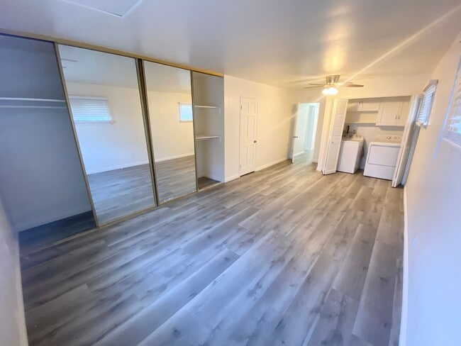 Building Photo - 3-Bed, 1-Bath Home, + Bonus Room/Office .....