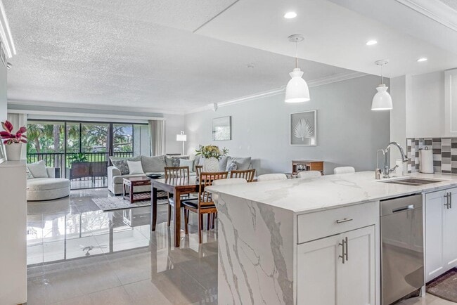 Building Photo - 12926 Briarlake Dr