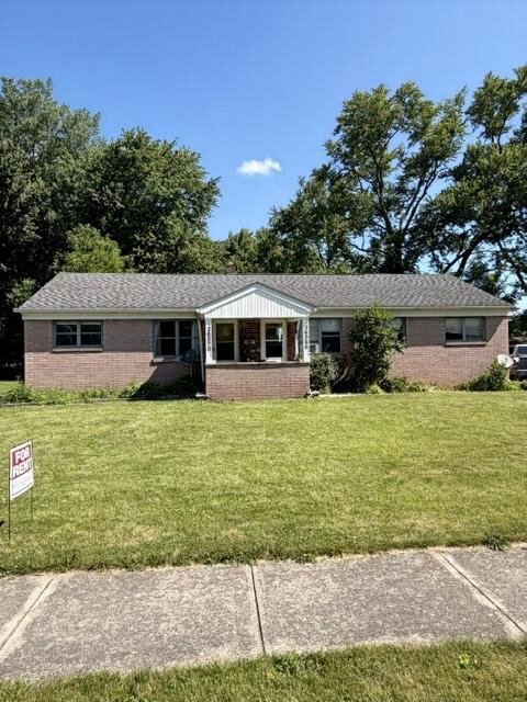 Building Photo - 36070 Maple Dr