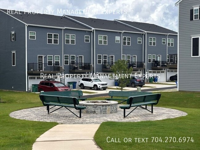 Building Photo - 1305 May Apple Dr