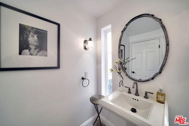 Building Photo - 6436 Lunita Rd