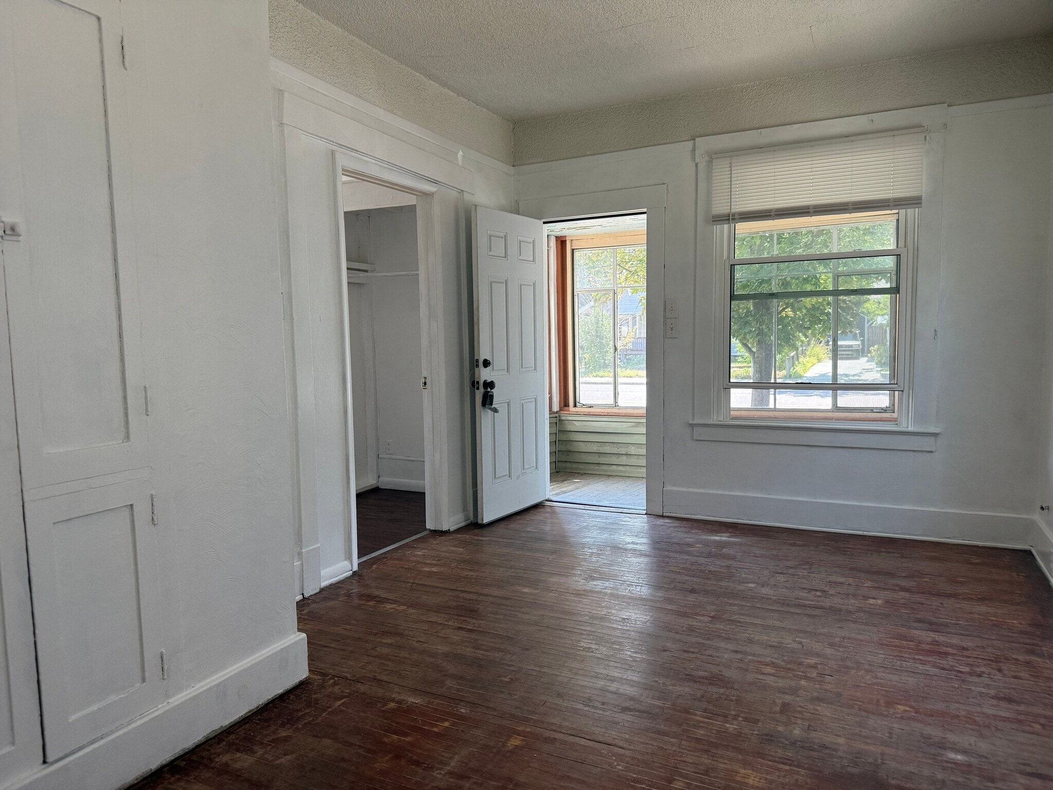 Building Photo - 131 Broadwater Ave