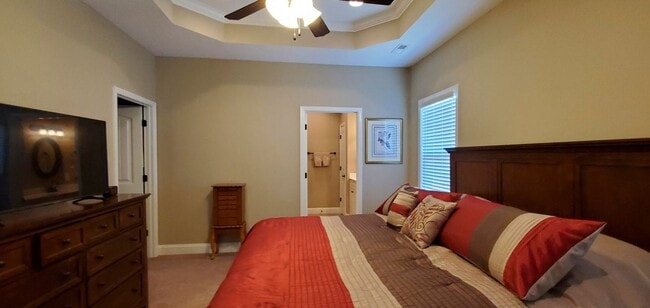 Building Photo - 284 Piper Glen