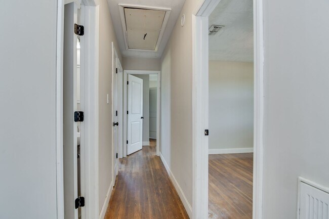 Building Photo - Charming 3-Bedroom, 2-Bath Home on a Corner Lot with Spacious Backyard