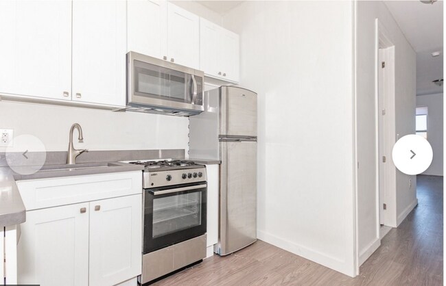 Building Photo - 1245 Halsey St
