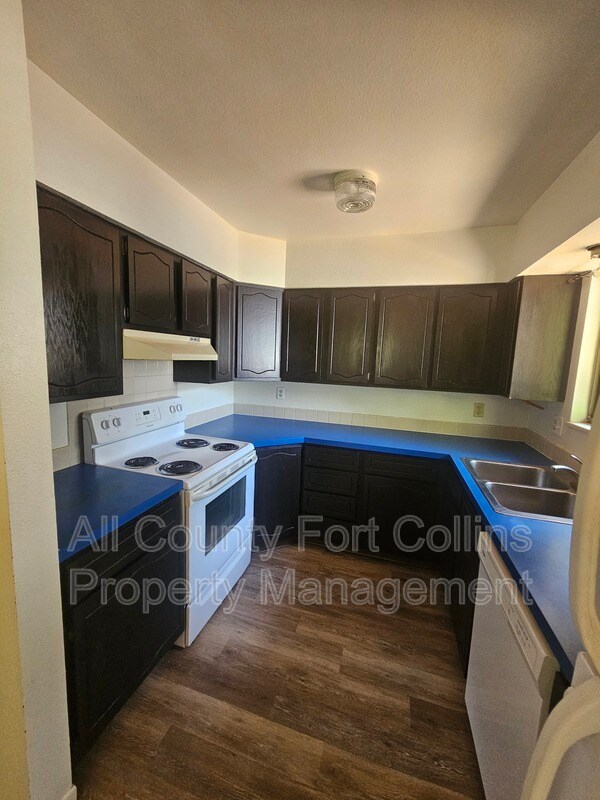 Building Photo - 1829 Lily Pl