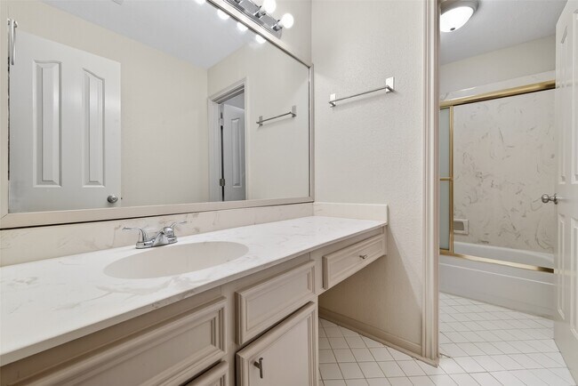 Building Photo - 11818 Snowberry Dr