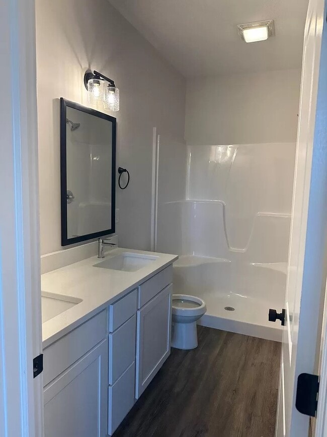 Building Photo - 15666 E 21st St N