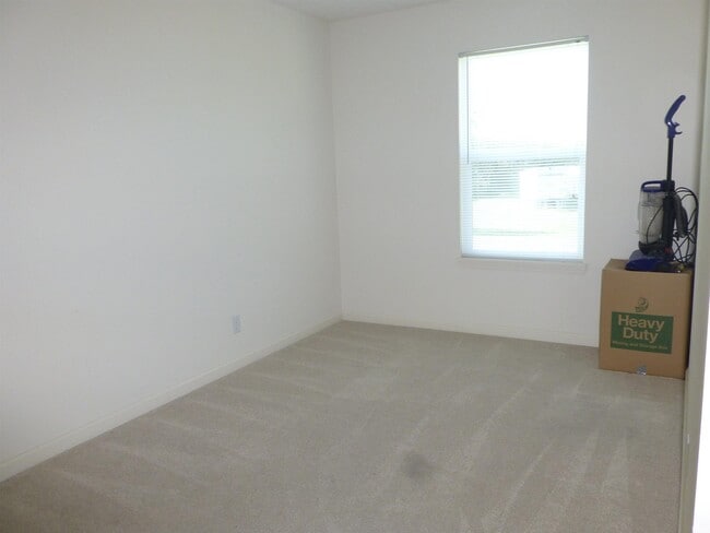 Building Photo - 3210 Fleming Dr