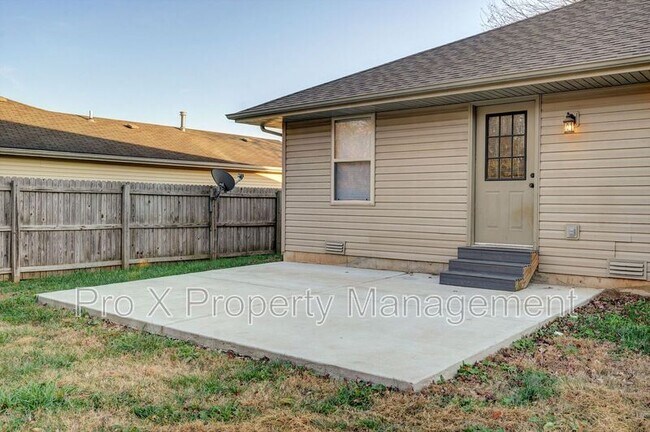 Building Photo - 4223 W Madison St