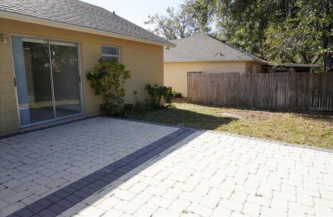 Building Photo - 7811 Bay Cedar Dr