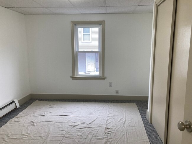 Building Photo - 32 W Main St