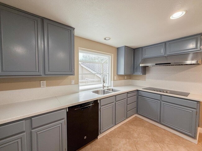 Building Photo - Well Maintained Twin Creeks Home in San Ramon