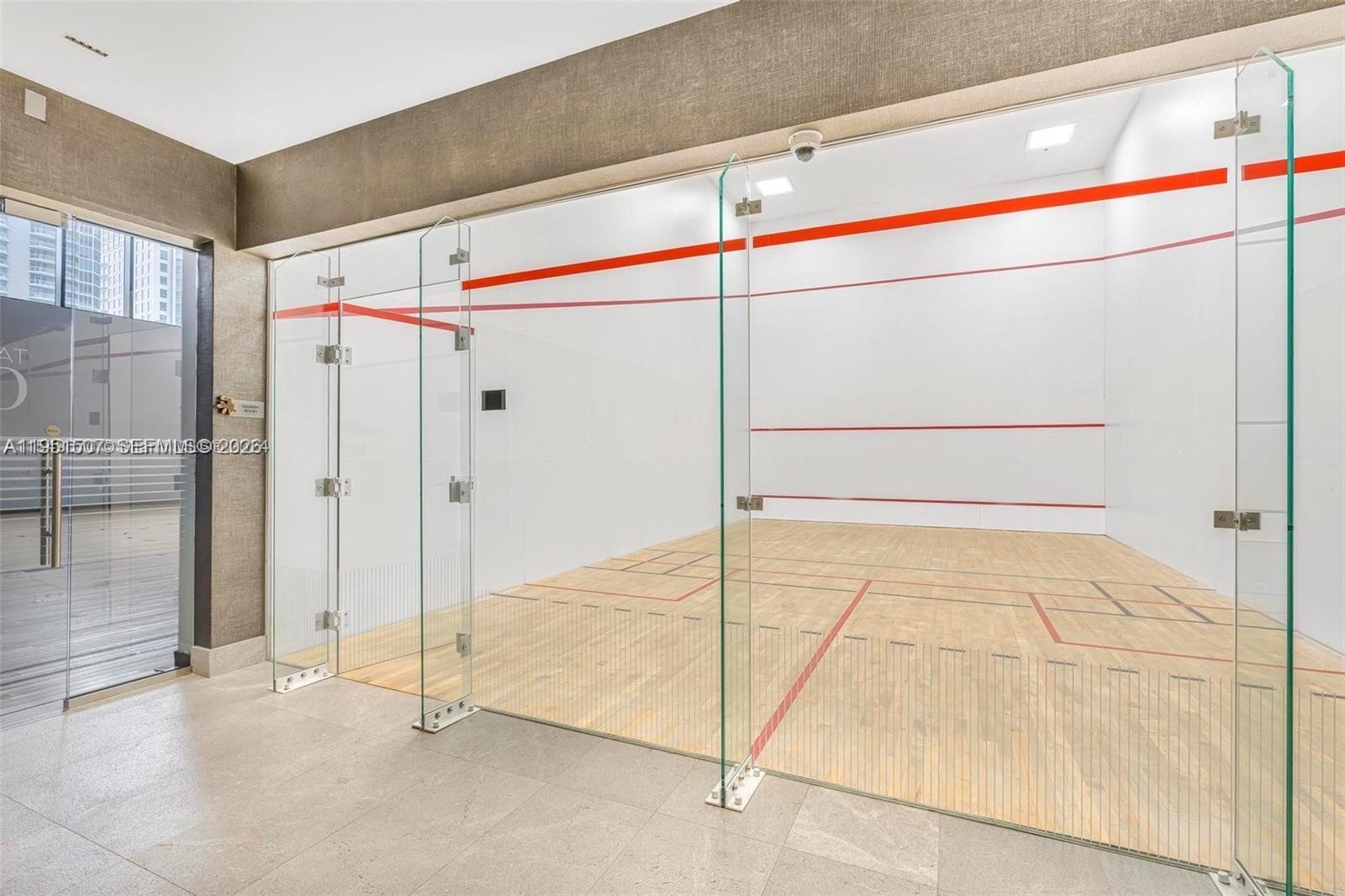 Building Photo - 1010 Brickell Ave