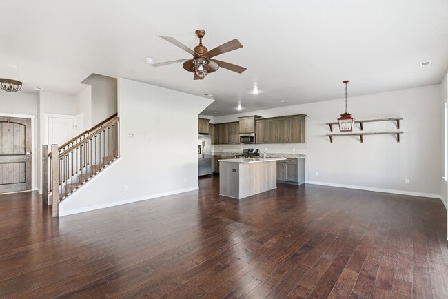 Building Photo - 9138 W Tillamook Dr