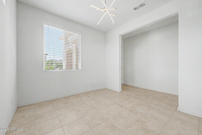 Building Photo - 8954 W San Juan Ave